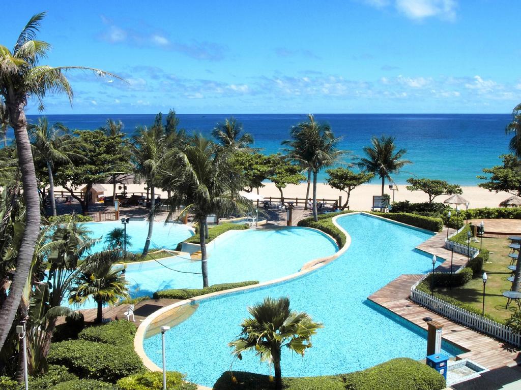 Chateau Beach Resort Kenting Luaran gambar The pool at the Sheraton Resort