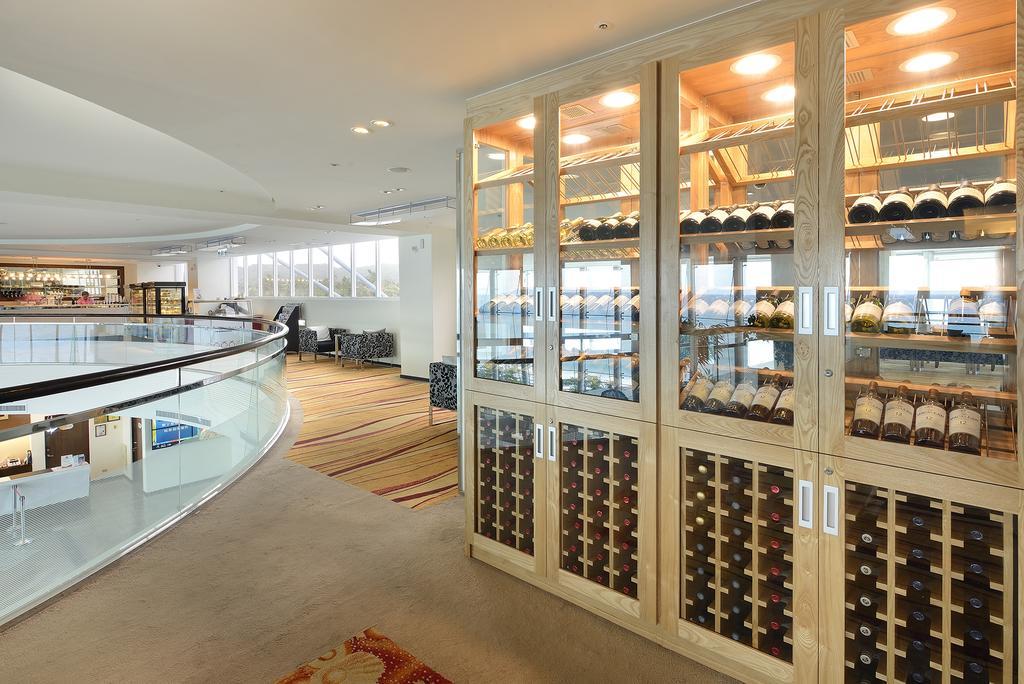 Chateau Beach Resort Kenting Luaran gambar Wine lockers at the airport